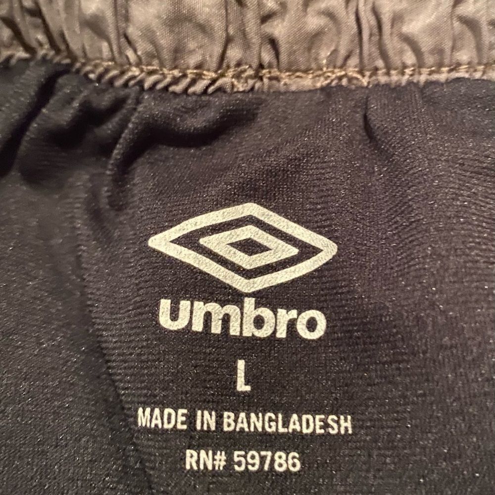 Umbro Running Shorts Size Large - Picture 2 of 6
